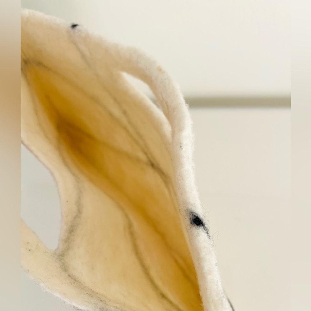 Handmade Wool Felt clutch - Picture 4 of 7